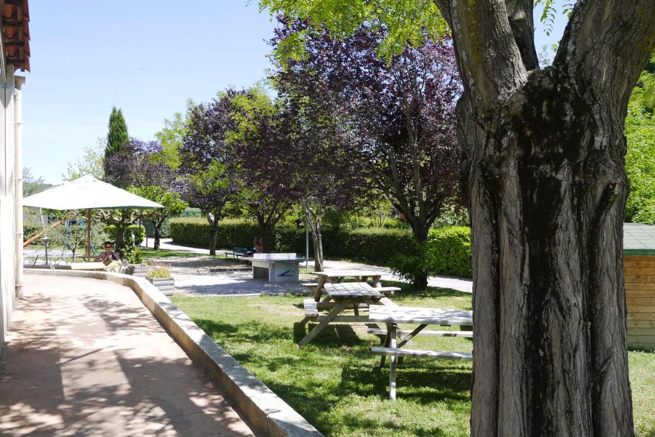Camping Forcalquier Les Routes De Provence Hotell Eksteriør bilde