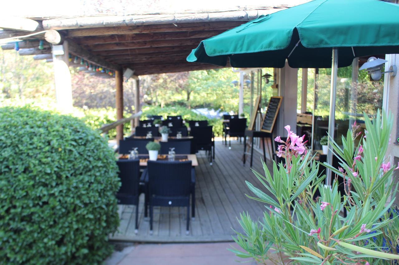 Camping Forcalquier Les Routes De Provence Hotell Eksteriør bilde