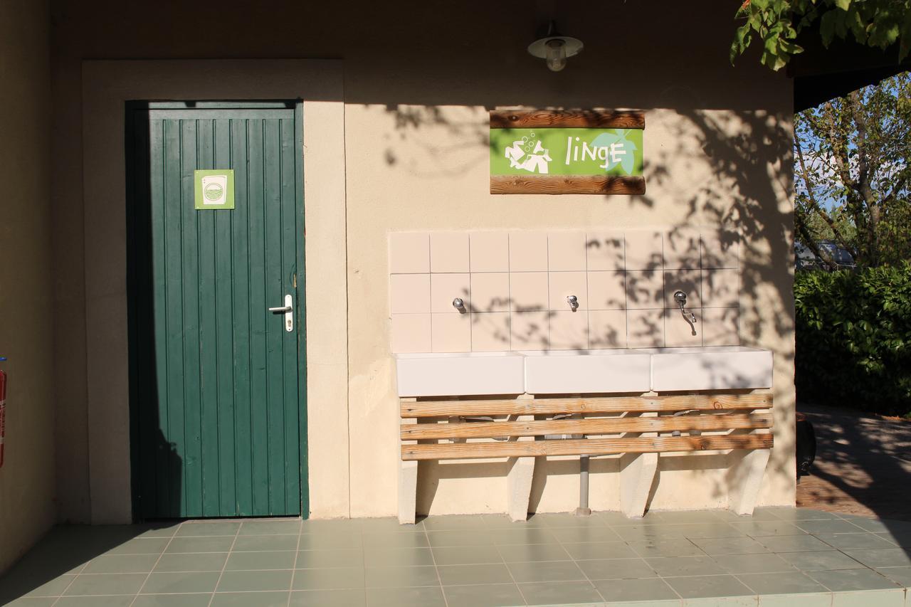 Camping Forcalquier Les Routes De Provence Hotell Eksteriør bilde