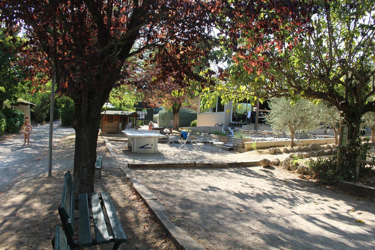 Camping Forcalquier Les Routes De Provence Hotell Eksteriør bilde