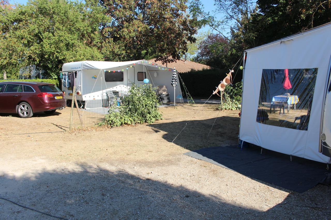 Camping Forcalquier Les Routes De Provence Hotell Eksteriør bilde