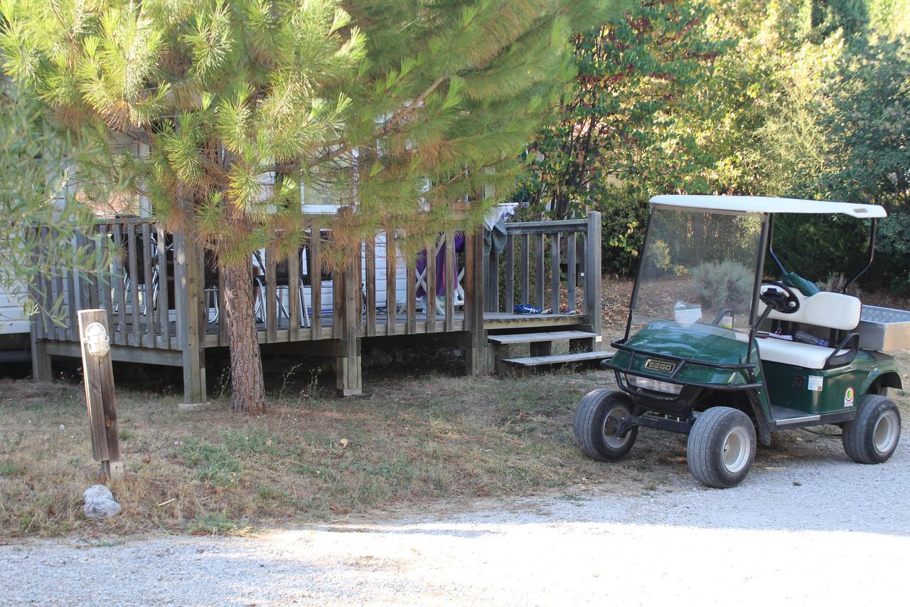 Camping Forcalquier Les Routes De Provence Hotell Eksteriør bilde