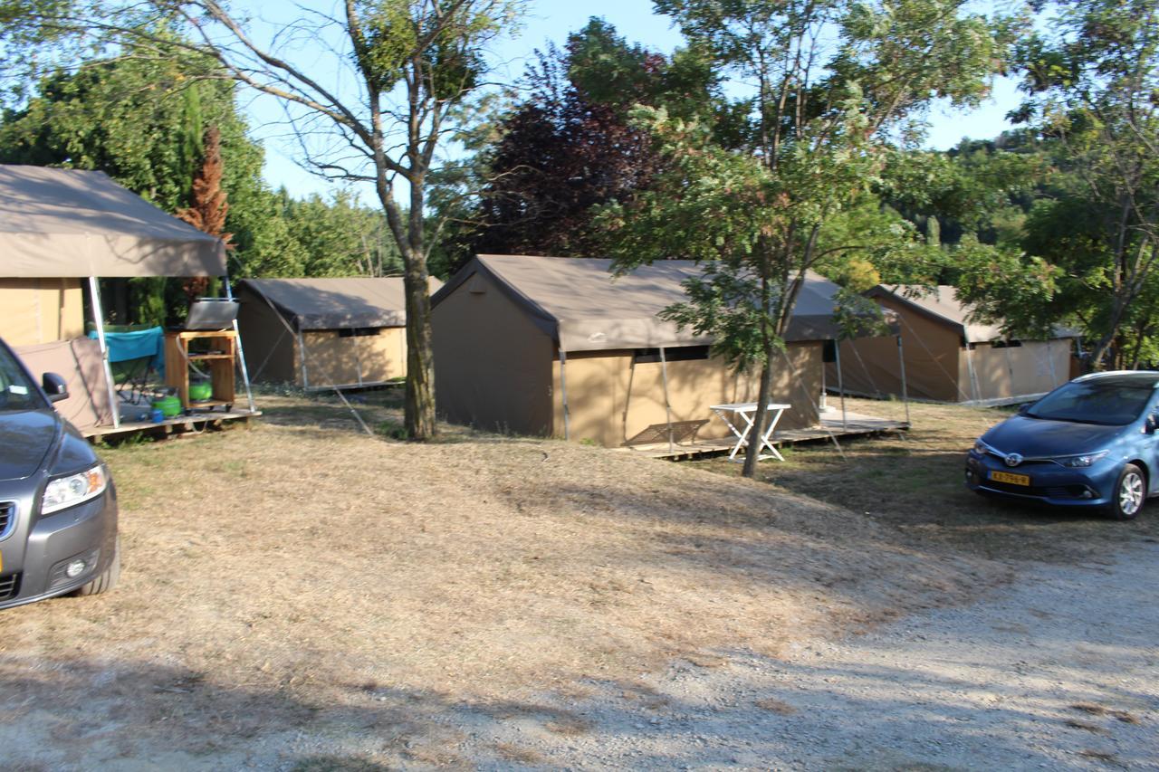 Camping Forcalquier Les Routes De Provence Hotell Eksteriør bilde